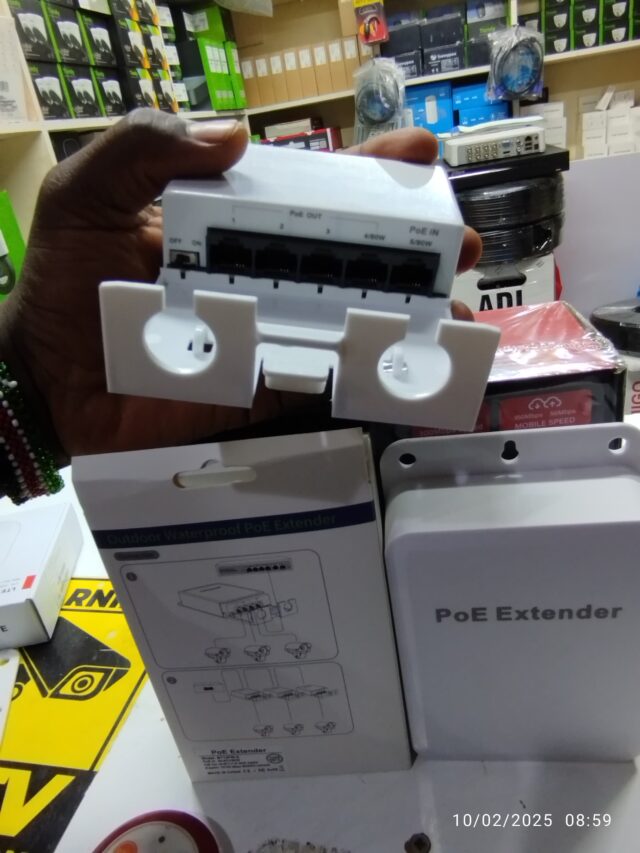 POE Extender 5 Port Outdoor Waterproof, 1 input, 4 output, 250-300m range, dust & rain protection. Plug & play, LED indicators. Price: 3,000 Ksh